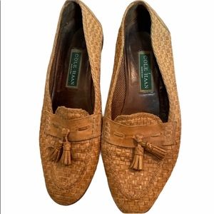 COLE HAAN sz11 BRAIDED LEATHER LOAFERS W/TASSEL